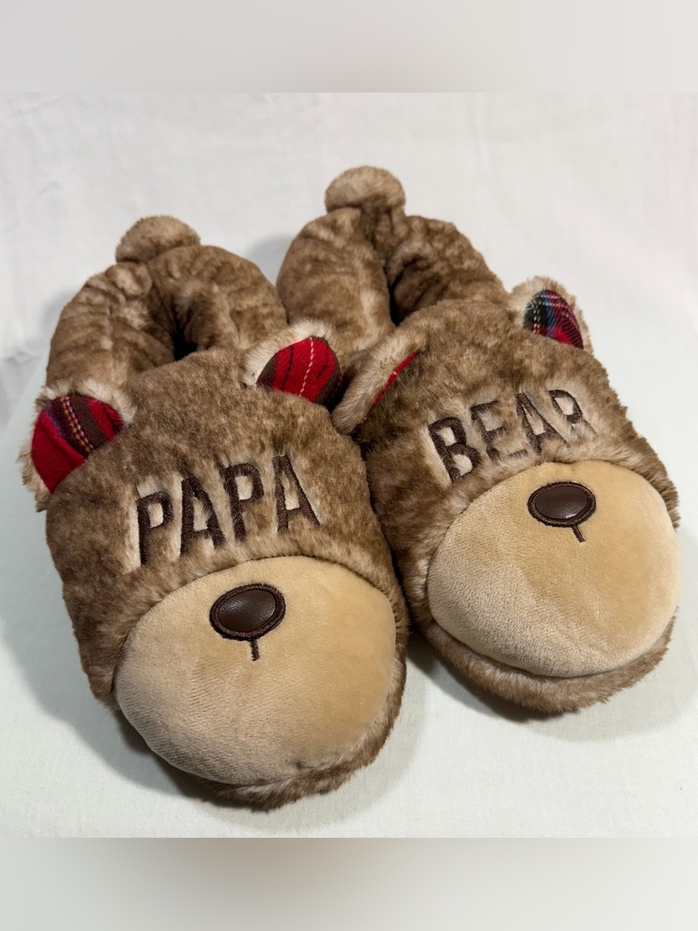 Dearfoams Beige Papa Bear Slippers with Red Plaid Interior Mens Size XL (13-14)
